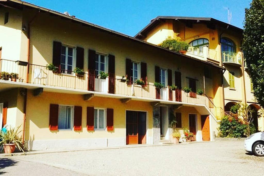 Apartment Piccolo Borgo Castelveccana Εξωτερικό φωτογραφία