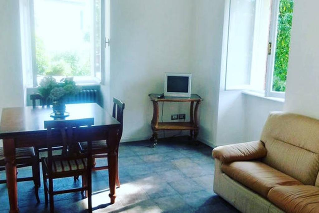 Apartment Piccolo Borgo Castelveccana Εξωτερικό φωτογραφία